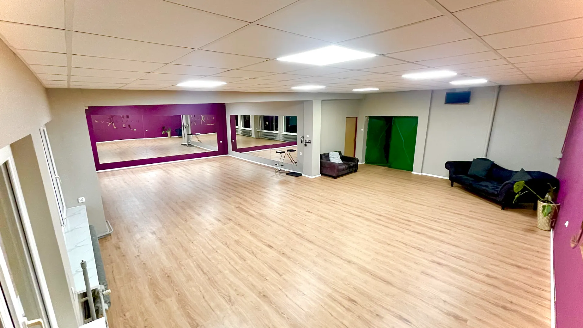 Sala do tańca bydgoszcz DanceZone. Sala dostępna jest do wynajmu na godziny.